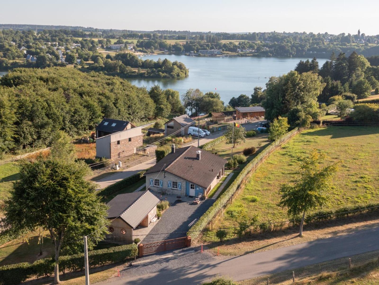 Lac Achette Au Lac Butgenbach Exterior photo